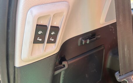 Toyota Land Cruiser Prado 150 рестайлинг 2, 2018 год, 4 490 000 рублей, 9 фотография
