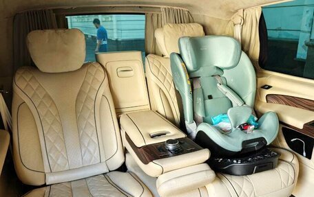 Mercedes-Benz V-Класс, 2018 год, 6 600 000 рублей, 11 фотография
