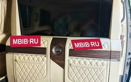 Mercedes-Benz V-Класс, 2018 год, 6 600 000 рублей, 10 фотография