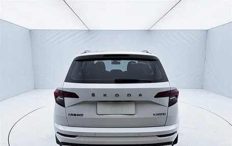 Skoda Karoq I, 2022 год, 1 860 000 рублей, 7 фотография