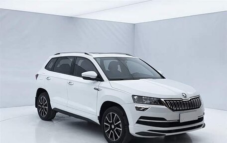 Skoda Karoq I, 2022 год, 1 860 000 рублей, 3 фотография