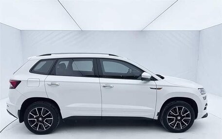 Skoda Karoq I, 2022 год, 1 860 000 рублей, 4 фотография