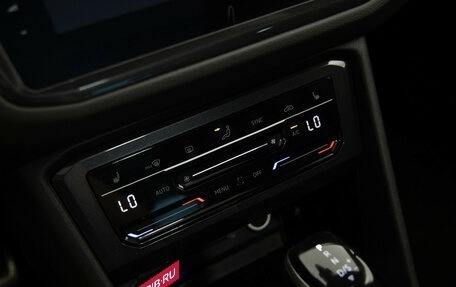 Volkswagen Tiguan II, 2021 год, 2 799 000 рублей, 15 фотография