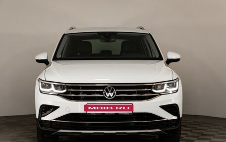 Volkswagen Tiguan II, 2021 год, 3 499 000 рублей, 2 фотография