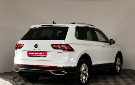 Volkswagen Tiguan II, 2021 год, 3 499 000 рублей, 6 фотография