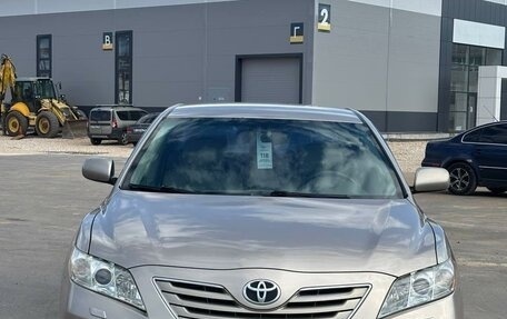 Toyota Camry, 2008 год, 859 000 рублей, 2 фотография