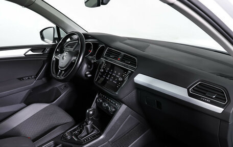 Volkswagen Tiguan II, 2018 год, 2 630 000 рублей, 12 фотография