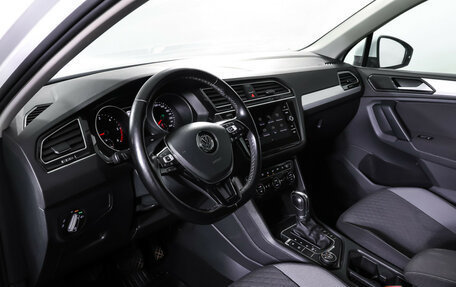 Volkswagen Tiguan II, 2018 год, 2 630 000 рублей, 16 фотография