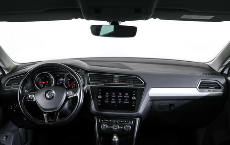 Volkswagen Tiguan II, 2018 год, 2 630 000 рублей, 18 фотография