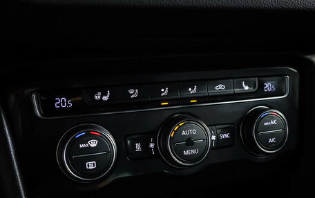 Volkswagen Tiguan II, 2018 год, 2 630 000 рублей, 19 фотография
