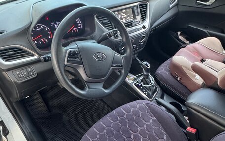 Hyundai Solaris II рестайлинг, 2018 год, 1 200 000 рублей, 3 фотография