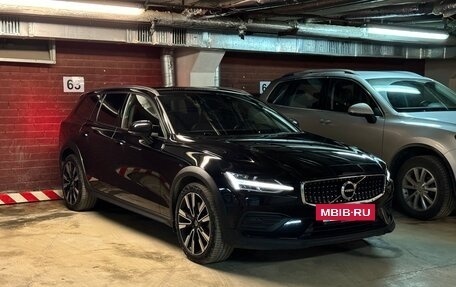 Volvo V60 Cross Country II, 2021 год, 5 500 000 рублей, 4 фотография