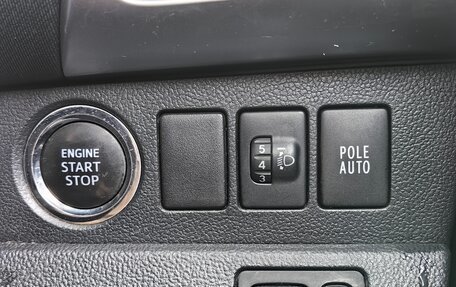 Toyota Ractis II, 2012 год, 895 000 рублей, 14 фотография