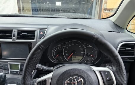 Toyota Ractis II, 2012 год, 895 000 рублей, 11 фотография
