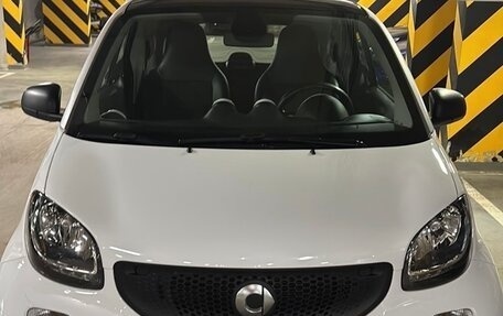 Smart Fortwo III, 2018 год, 1 590 000 рублей, 1 фотография
