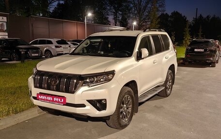 Toyota Land Cruiser Prado 150 рестайлинг 2, 2018 год, 5 300 000 рублей, 2 фотография