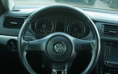 Volkswagen Jetta VI, 2013 год, 990 000 рублей, 12 фотография