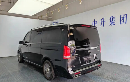 Mercedes-Benz V-Класс, 2022 год, 5 538 000 рублей, 6 фотография