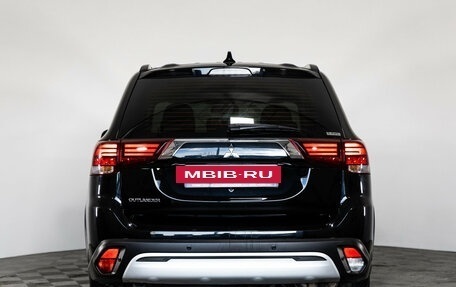 Mitsubishi Outlander III рестайлинг 3, 2021 год, 2 599 000 рублей, 7 фотография
