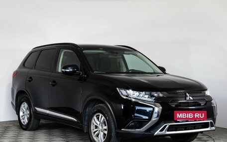 Mitsubishi Outlander III рестайлинг 3, 2021 год, 2 599 000 рублей, 3 фотография