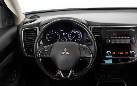 Mitsubishi Outlander III рестайлинг 3, 2021 год, 2 599 000 рублей, 11 фотография
