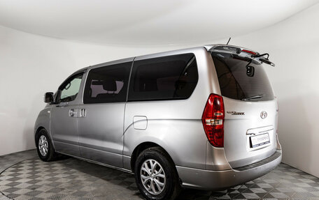 Hyundai Grand Starex Grand Starex I рестайлинг 2, 2016 год, 2 299 000 рублей, 8 фотография
