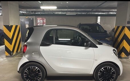 Smart Fortwo III, 2018 год, 1 590 000 рублей, 3 фотография