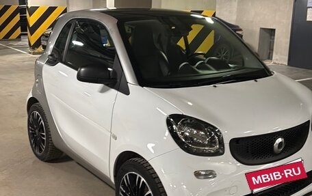 Smart Fortwo III, 2018 год, 1 590 000 рублей, 2 фотография