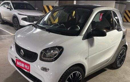 Smart Fortwo III, 2018 год, 1 590 000 рублей, 8 фотография