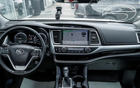 Toyota Highlander III, 2021 год, 4 750 000 рублей, 12 фотография