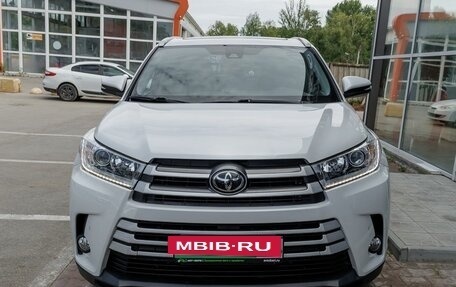 Toyota Highlander III, 2021 год, 4 750 000 рублей, 8 фотография