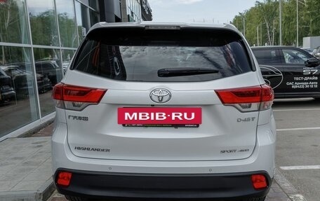Toyota Highlander III, 2021 год, 4 750 000 рублей, 4 фотография