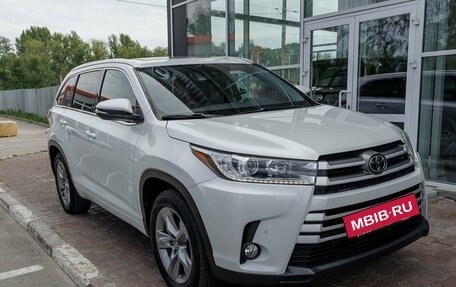 Toyota Highlander III, 2021 год, 4 750 000 рублей, 7 фотография