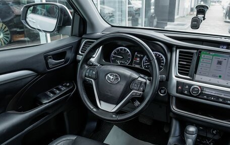 Toyota Highlander III, 2021 год, 4 750 000 рублей, 14 фотография