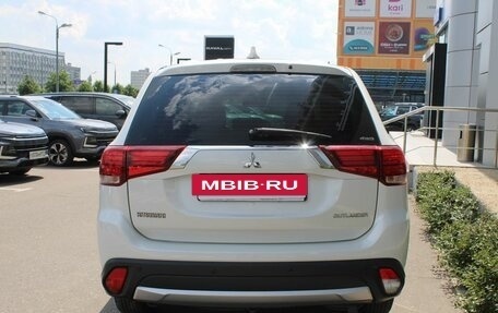 Mitsubishi Outlander III рестайлинг 3, 2017 год, 1 680 000 рублей, 6 фотография