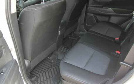Mitsubishi Outlander III рестайлинг 3, 2017 год, 1 680 000 рублей, 18 фотография