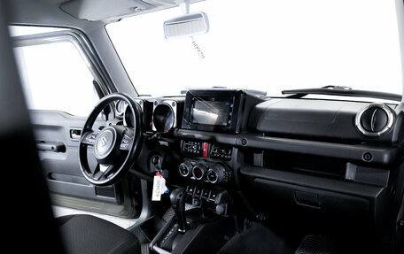 Suzuki Jimny, 2020 год, 2 299 000 рублей, 17 фотография