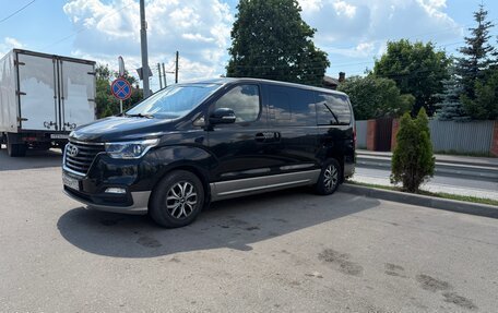 Hyundai H-1 II рестайлинг, 2019 год, 3 850 000 рублей, 1 фотография