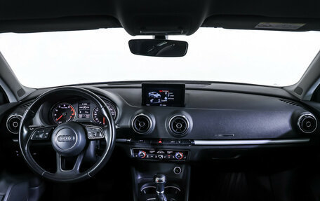 Audi A3, 2016 год, 1 940 000 рублей, 15 фотография