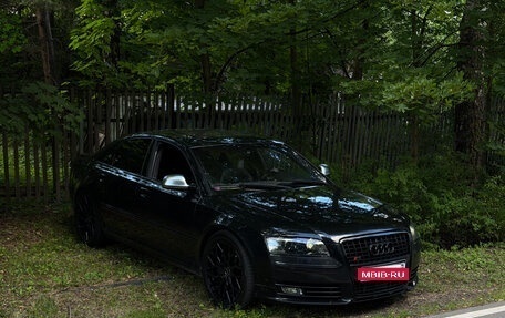 Audi S8, 2006 год, 2 000 000 рублей, 1 фотография