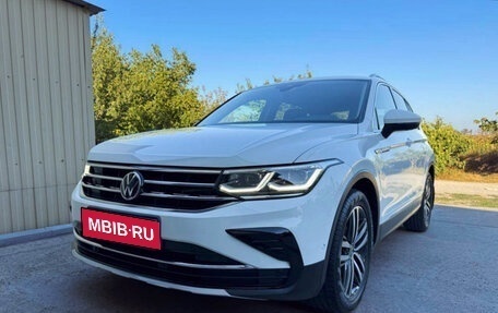 Volkswagen Tiguan, 2024 год, 2 400 000 рублей, 1 фотография