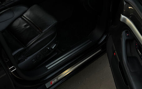 Audi S8, 2006 год, 2 000 000 рублей, 11 фотография