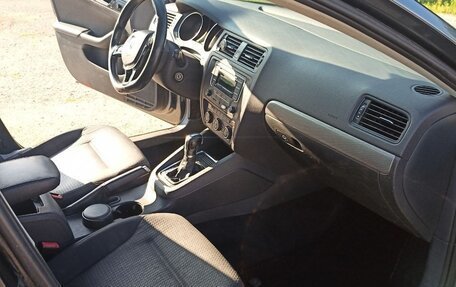 Volkswagen Jetta VI, 2016 год, 1 100 000 рублей, 7 фотография