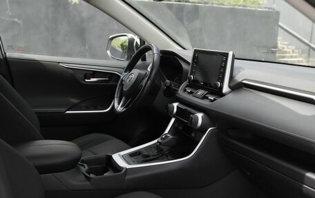 Toyota RAV4, 2021 год, 3 884 000 рублей, 6 фотография