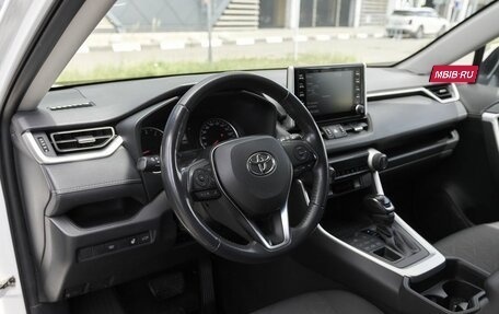 Toyota RAV4, 2021 год, 3 884 000 рублей, 5 фотография