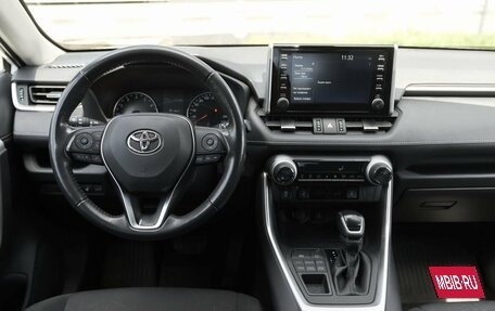 Toyota RAV4, 2021 год, 3 884 000 рублей, 8 фотография