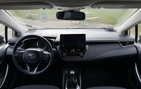 Toyota Corolla, 2022 год, 1 600 000 рублей, 5 фотография