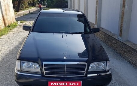 Mercedes-Benz C-Класс, 1997 год, 580 000 рублей, 1 фотография