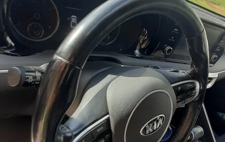 KIA K5, 2021 год, 1 700 000 рублей, 9 фотография