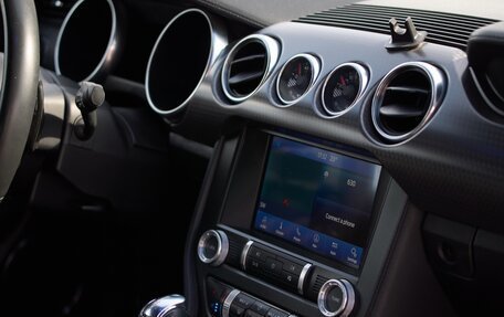 Ford Mustang VI рестайлинг, 2021 год, 3 890 000 рублей, 12 фотография